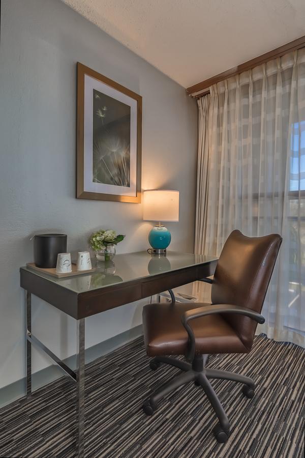 Sawgrass Grand Hotel And Suites Sports Complex سَنرايز الغرفة الصورة