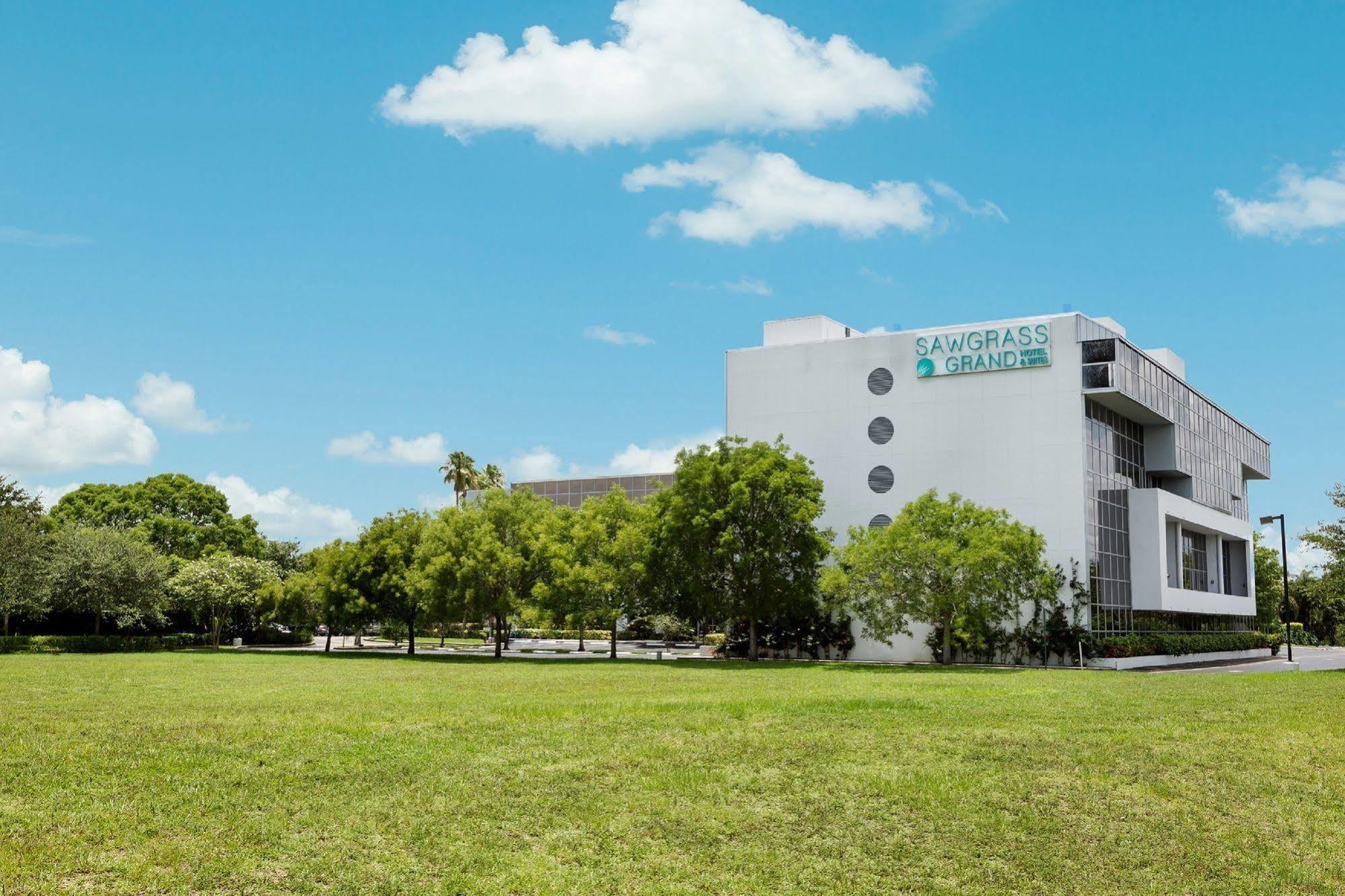Sawgrass Grand Hotel And Suites Sports Complex سَنرايز المظهر الخارجي الصورة