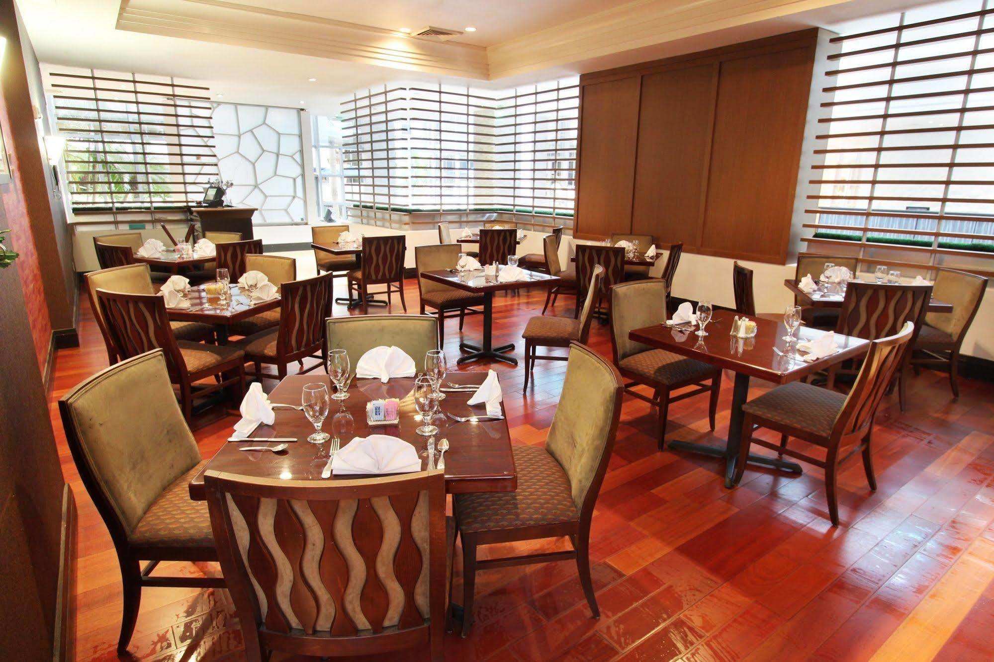 Sawgrass Grand Hotel And Suites Sports Complex سَنرايز المظهر الخارجي الصورة