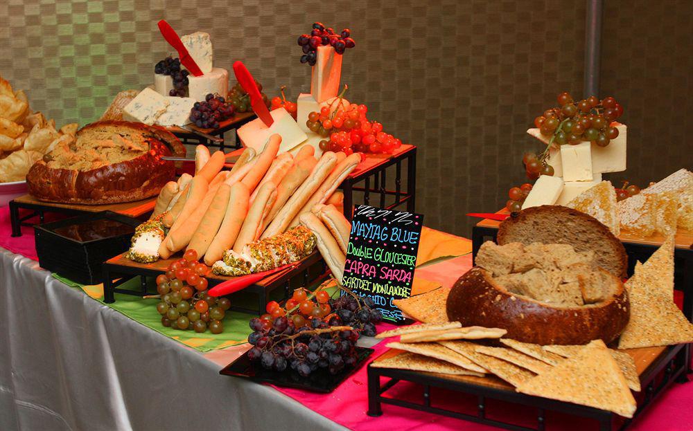 Sawgrass Grand Hotel And Suites Sports Complex سَنرايز المطعم الصورة